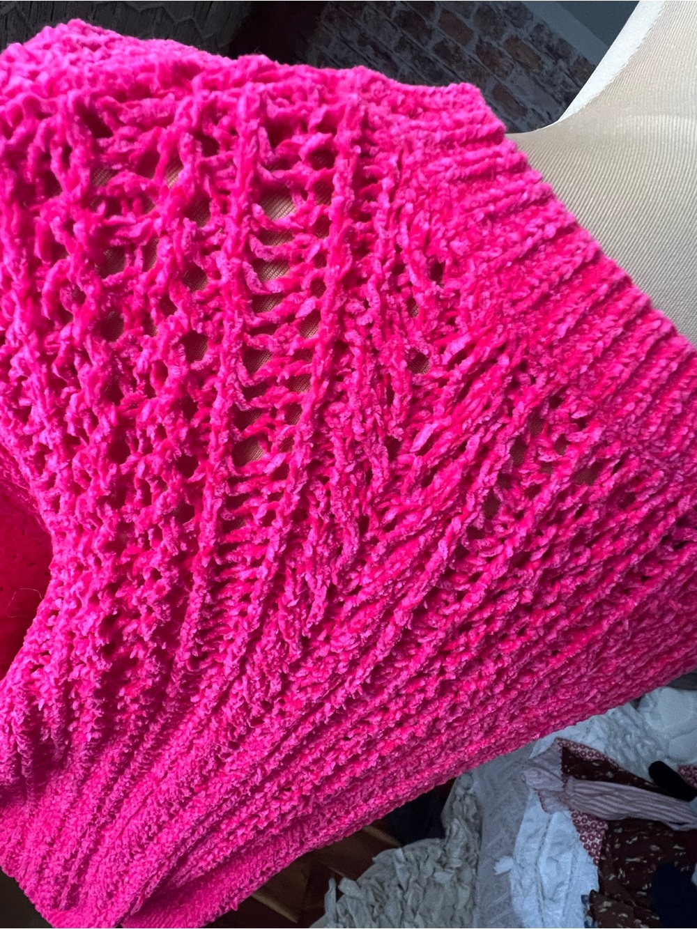 New York & Company Vibrant Hot Pink Cable-Knit Crew Sweater sz Large - Picture 3 of 5
